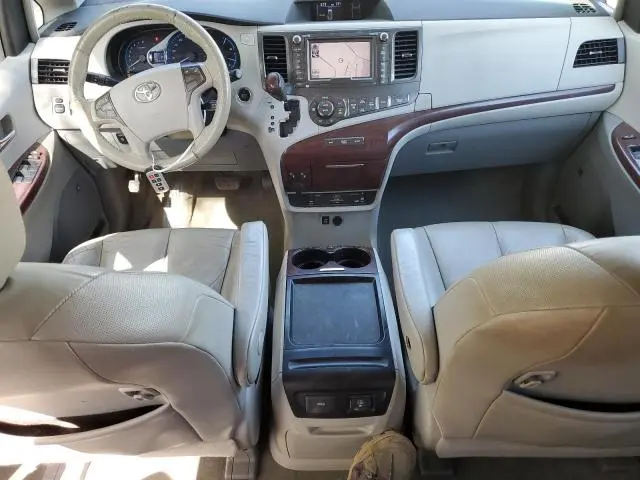 2011 TOYOTA SIENNA XLE  