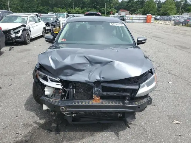 2011 VOLKSWAGEN JETTA SE  
