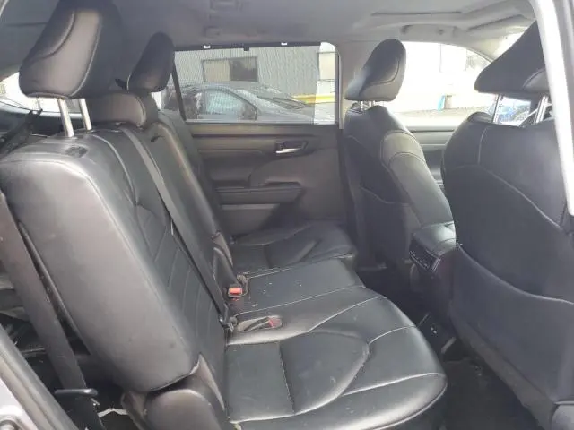 2020 TOYOTA HIGHLANDER XLE  