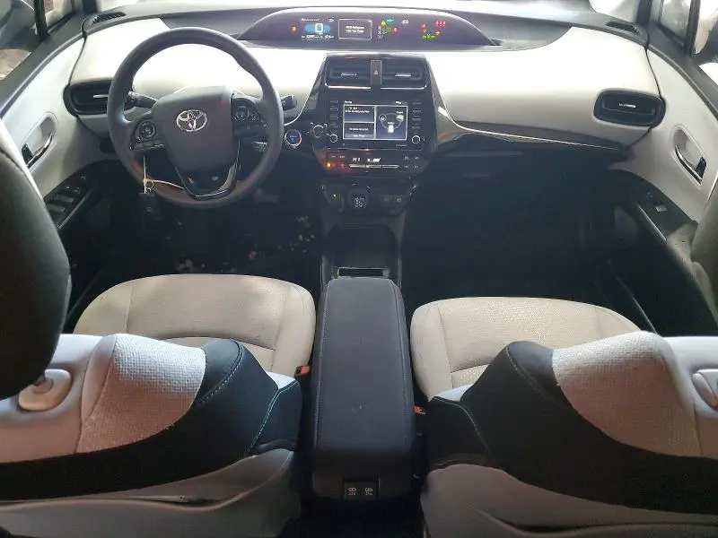 2022 TOYOTA PRIUS LE  