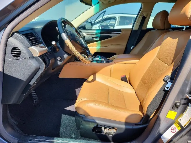 2013 LEXUS LS 460  