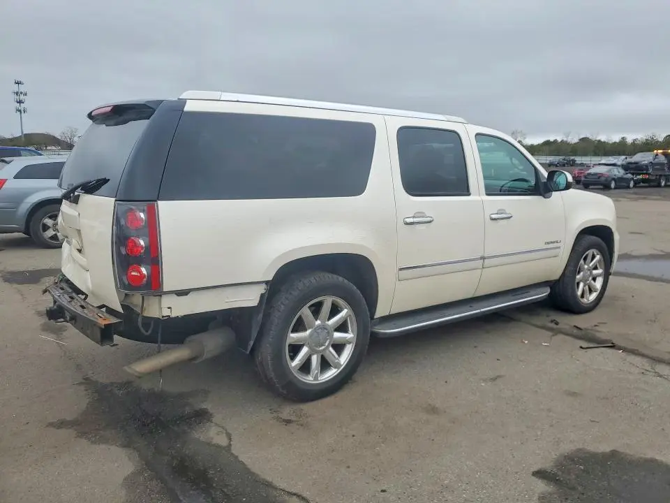 2010 GMC YUKON XL DENALI  