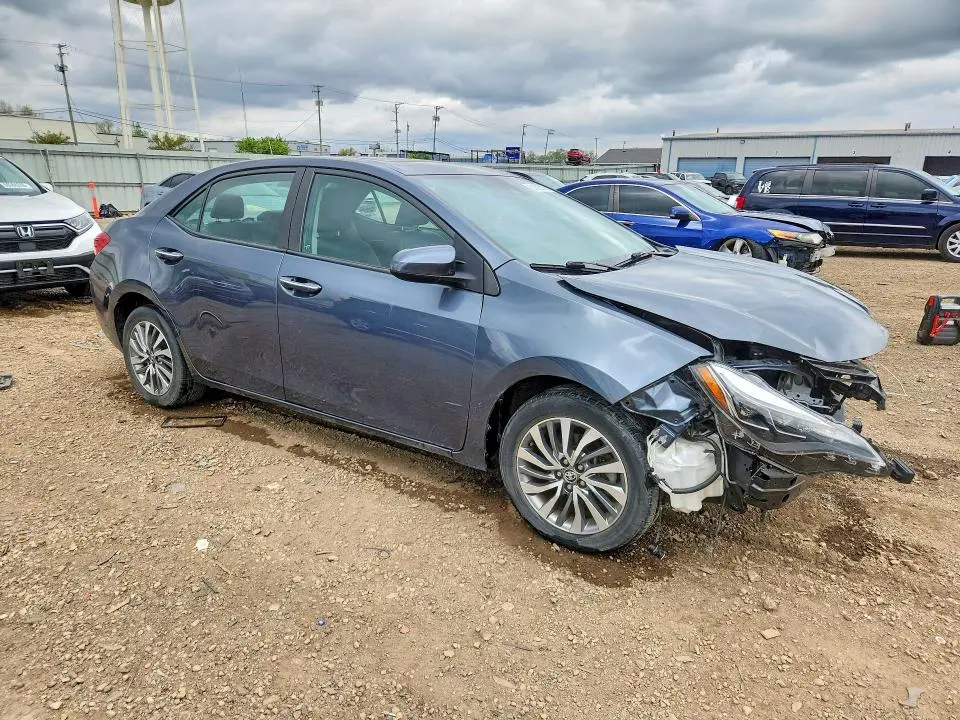 2018 TOYOTA COROLLA XLE  