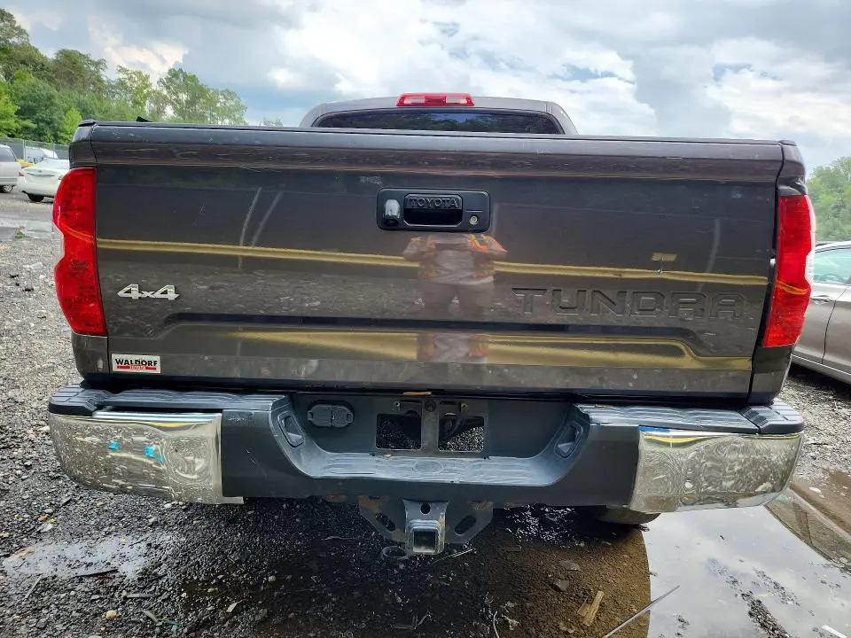 2019 TOYOTA TUNDRA SR5  