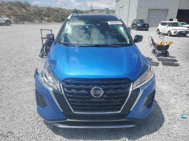 2021 NISSAN KICKS SV  