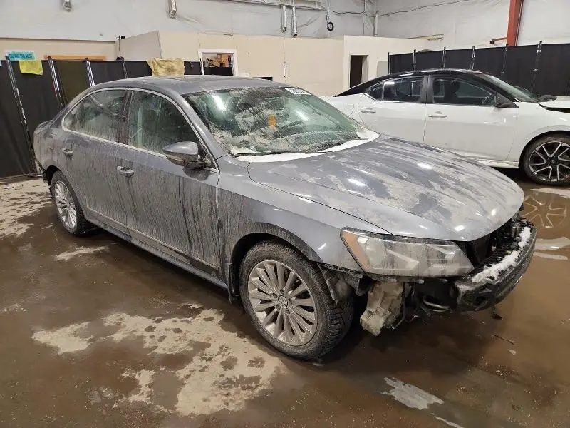 2016 VOLKSWAGEN PASSAT SE  