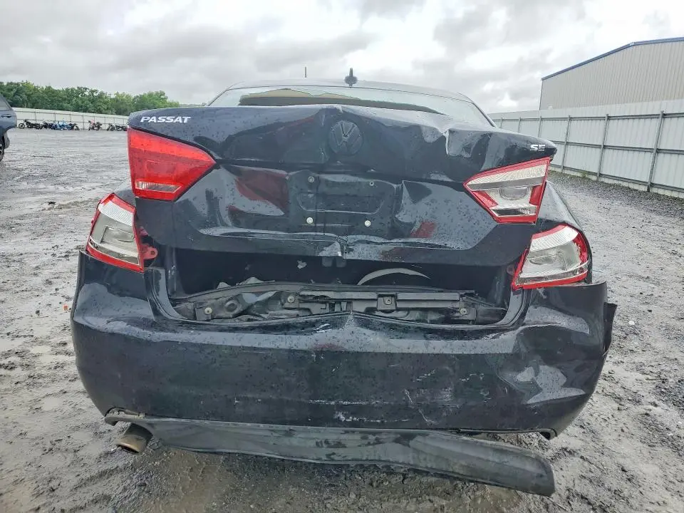 2013 VOLKSWAGEN PASSAT SE  