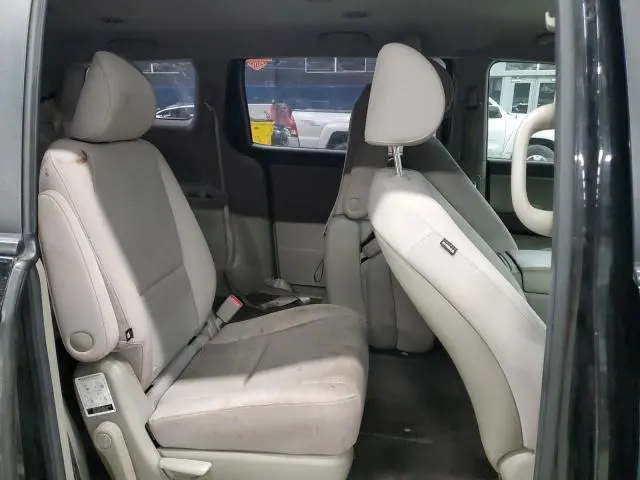 2017 KIA SEDONA L  