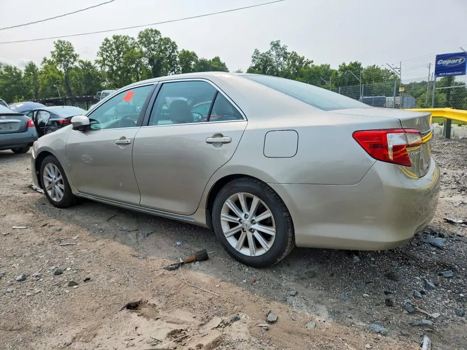 2014 TOYOTA CAMRY XLE  