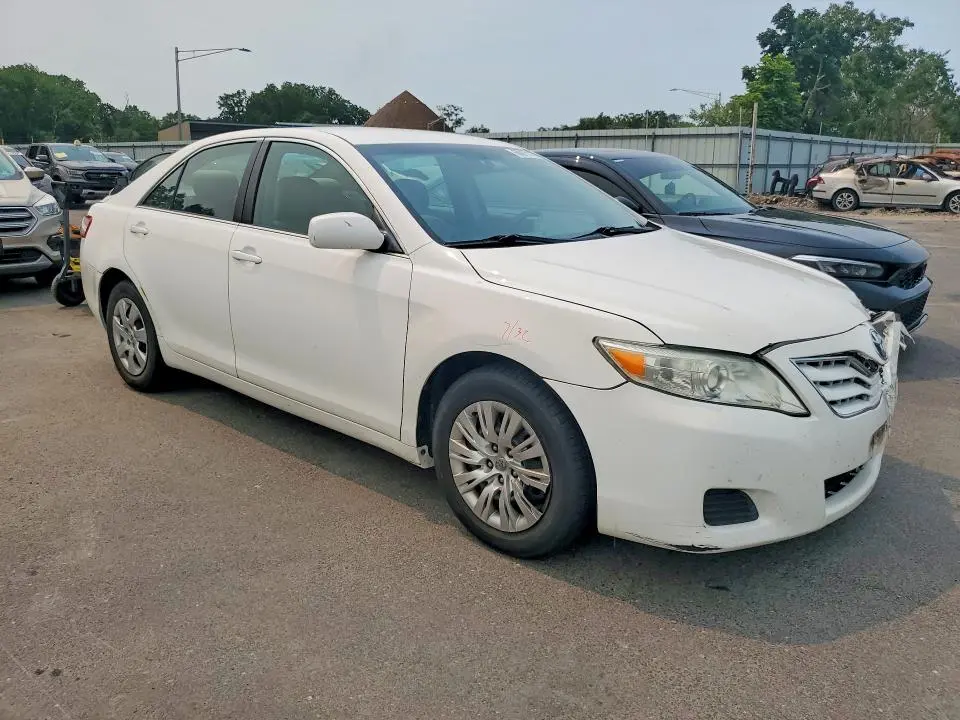 2011 TOYOTA CAMRY LE  