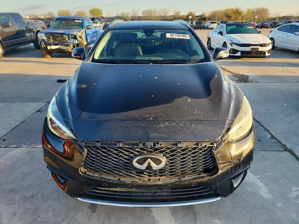 2018 INFINITI QX30 ESSENTIAL  