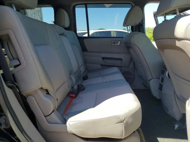 2015 HONDA PILOT SE  