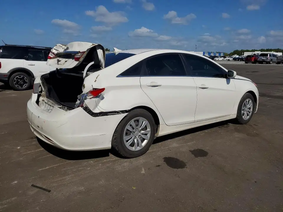 2011 HYUNDAI SONATA GLS  