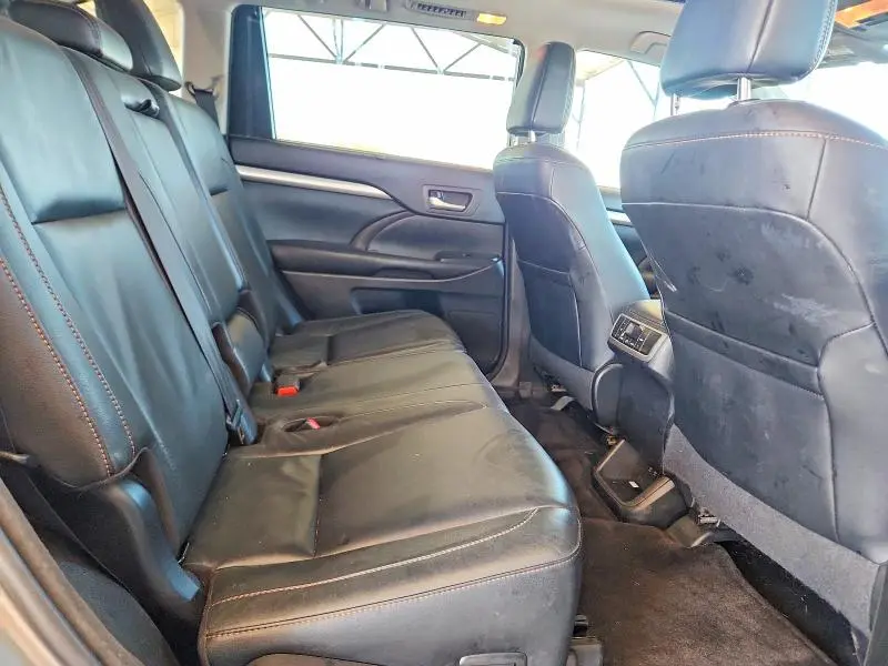 2017 TOYOTA HIGHLANDER XLE  