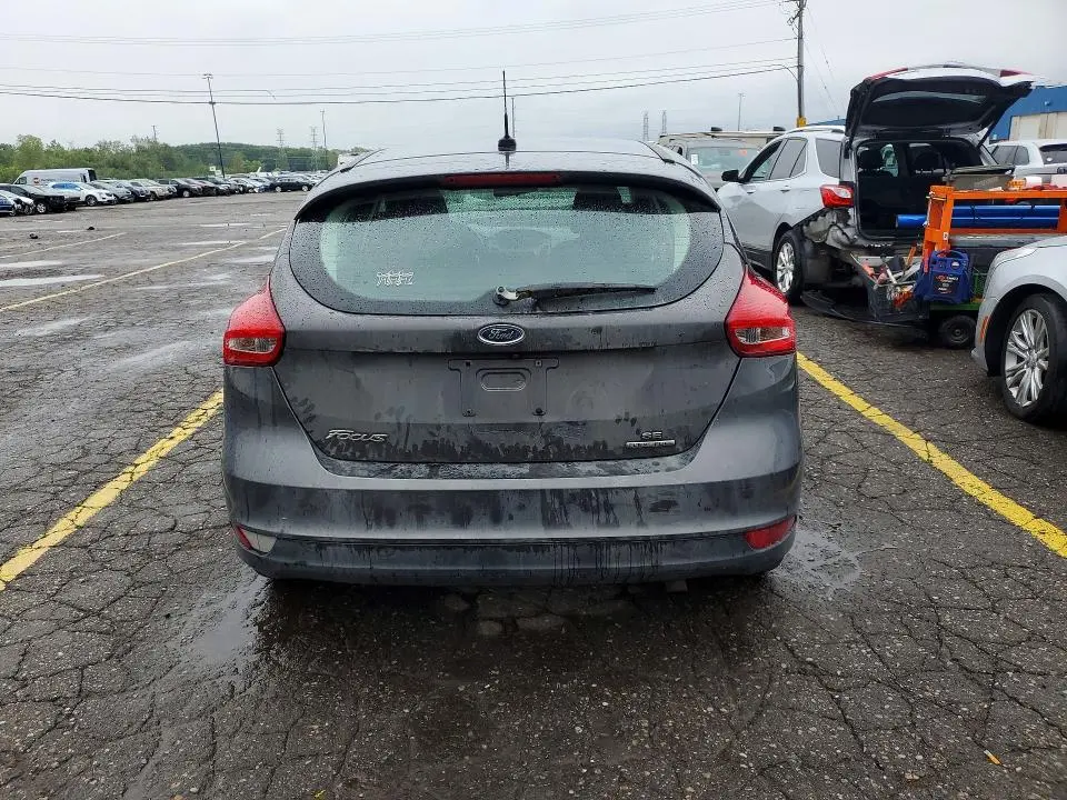 2016 FORD FOCUS SE  