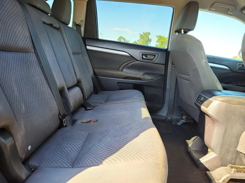 2014 TOYOTA HIGHLANDER LE  