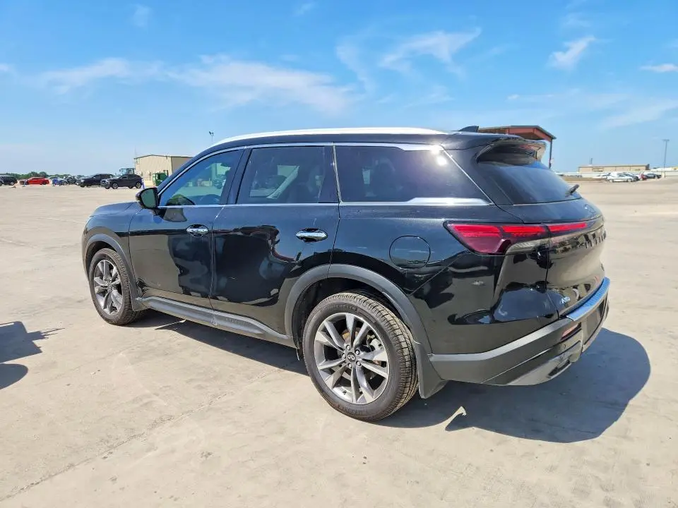 2022 INFINITI QX60 LUXE  