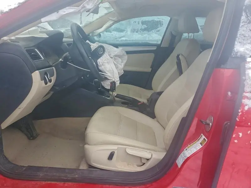 2013 VOLKSWAGEN JETTA SE  