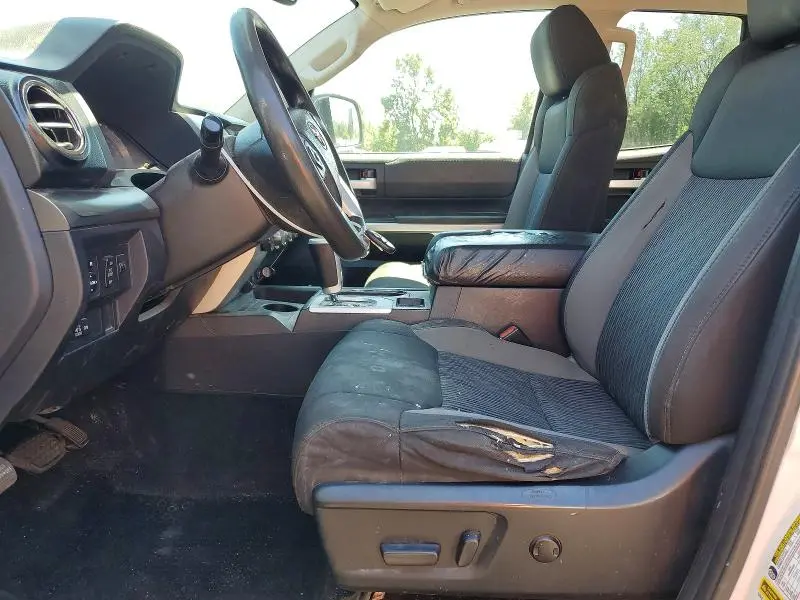 2017 TOYOTA TUNDRA SR5  