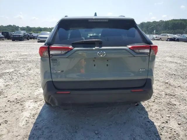 2021 TOYOTA RAV4 XLE  