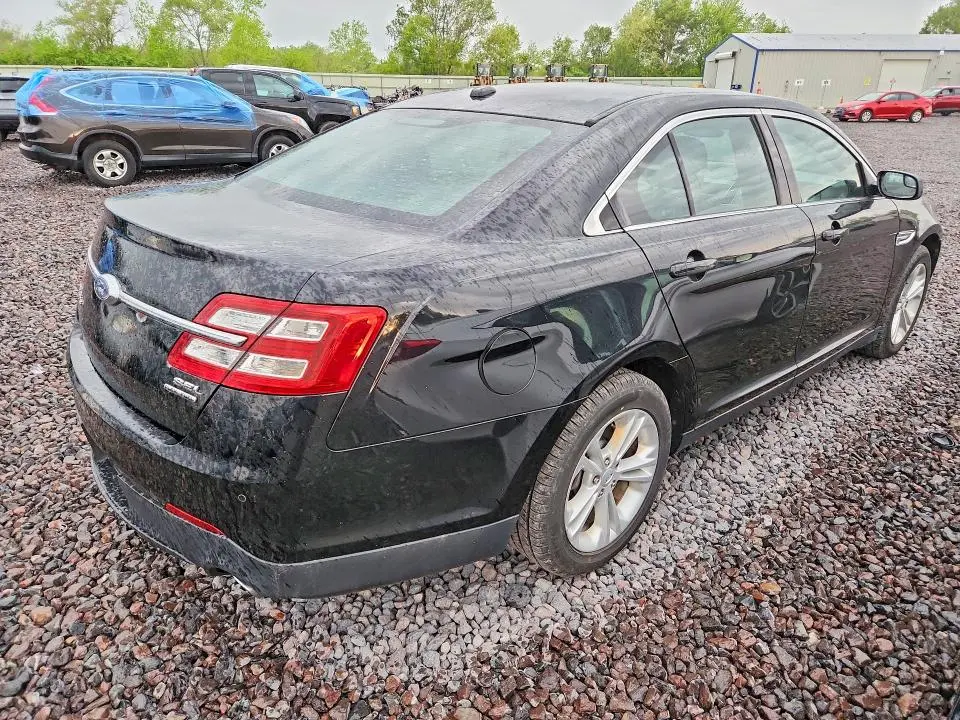 2017 FORD TAURUS SEL  
