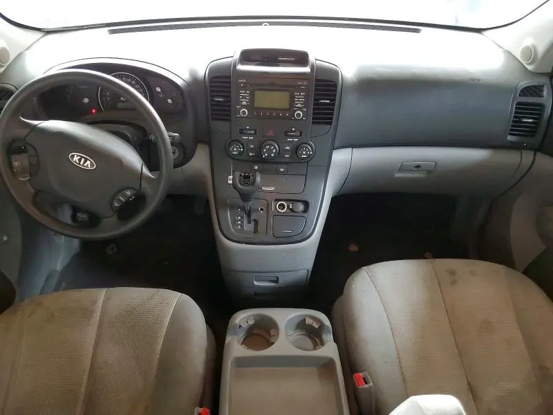 2010 KIA SEDONA LX  