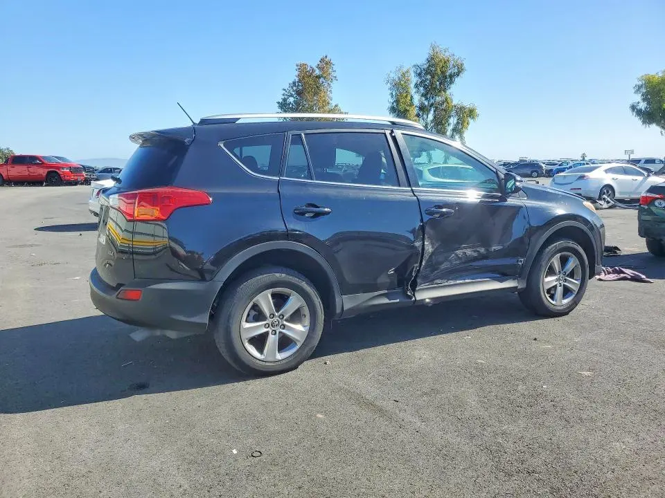 2015 TOYOTA RAV4 XLE  