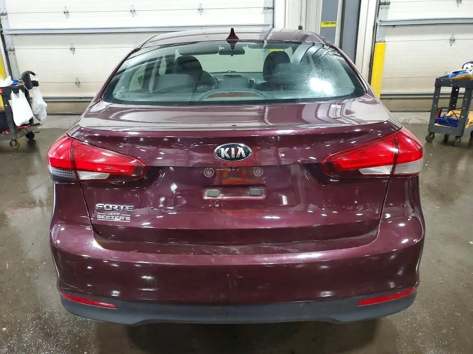 2017 KIA FORTE LX  
