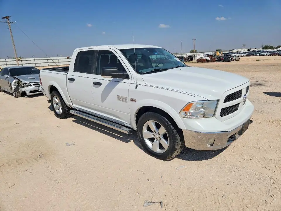 2015 RAM 1500 SLT  