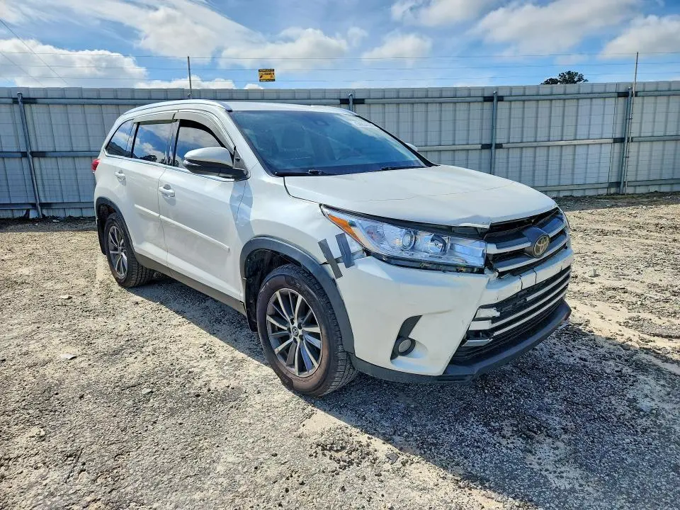 2019 TOYOTA HIGHLANDER XLE  