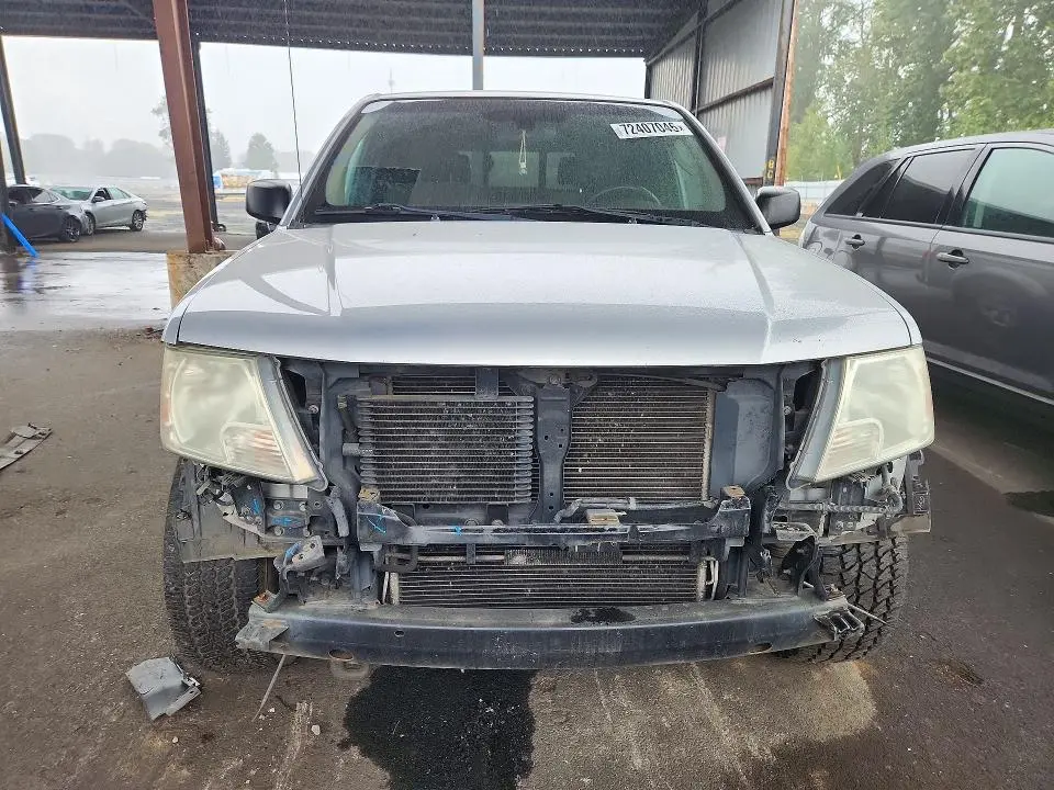 2011 NISSAN FRONTIER SV V6  