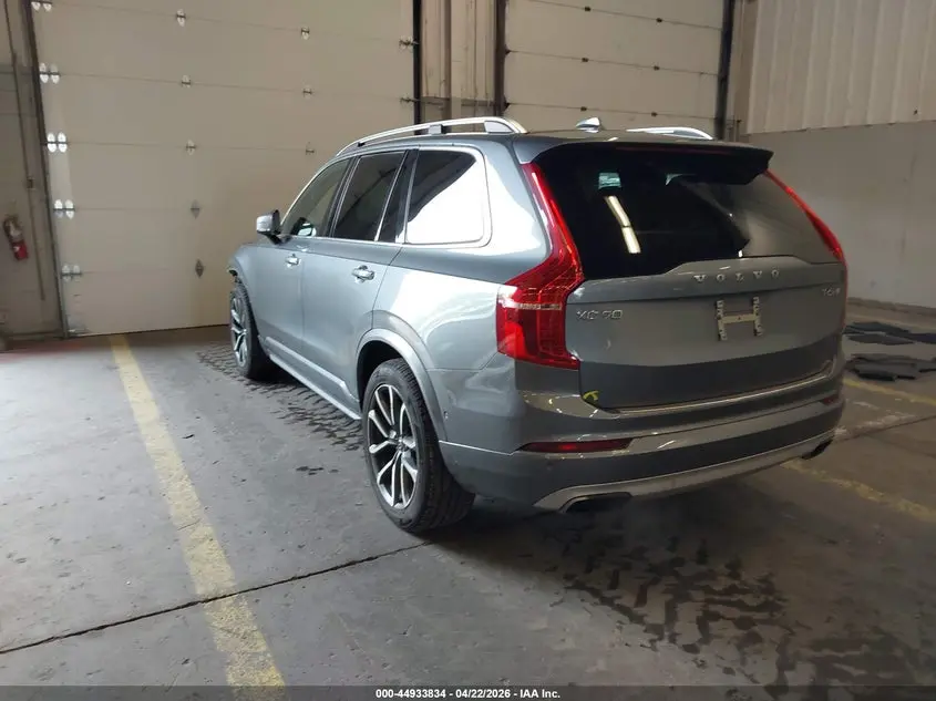 2017 VOLVO XC90 T6 MOMENTUM
