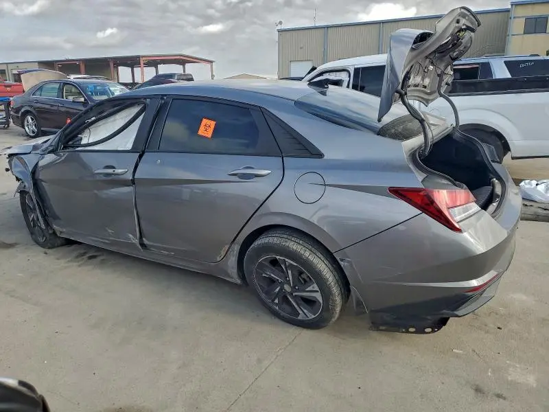 2022 HYUNDAI ELANTRA SEL  