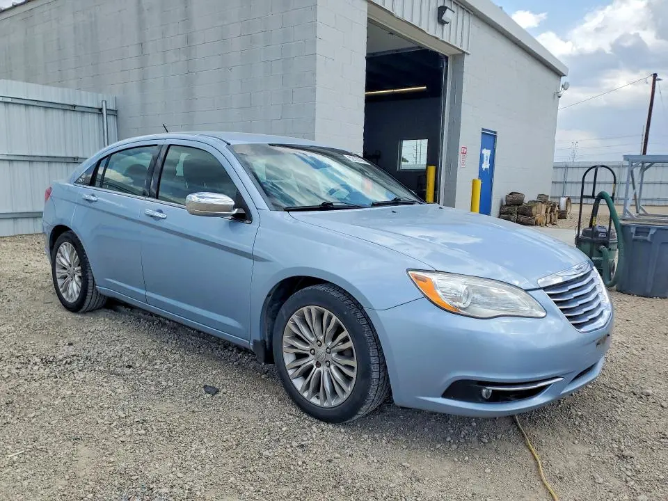 2013 CHRYSLER 200 LIMITED  