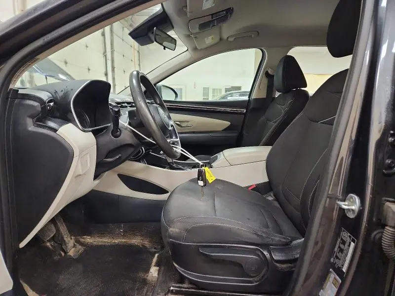 2022 HYUNDAI TUCSON SE  
