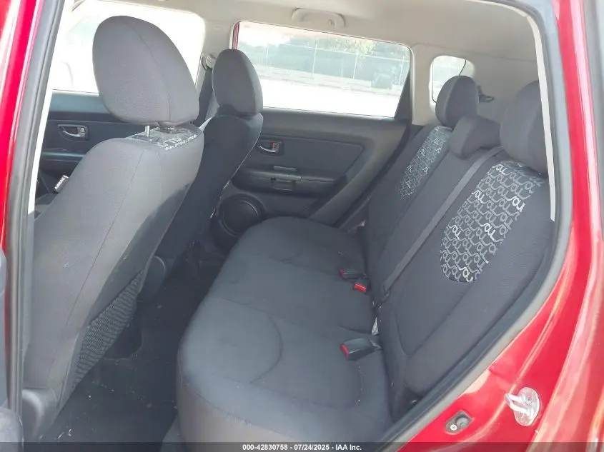 2011 KIA SOUL +