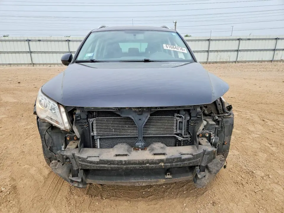 2010 VOLKSWAGEN TIGUAN SE  