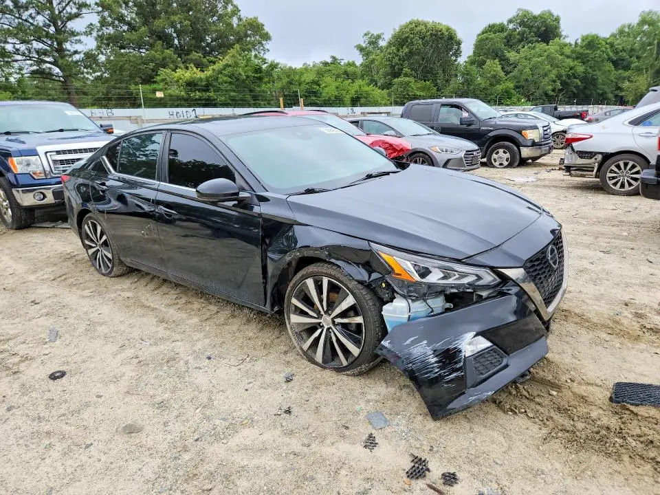 2020 NISSAN ALTIMA SR  