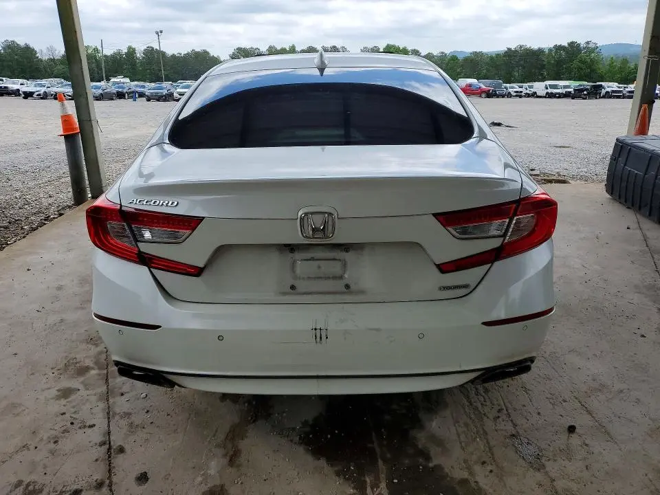 2018 HONDA ACCORD TOURING  