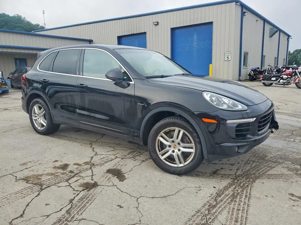 2016 PORSCHE CAYENNE   