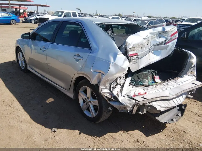 2013 TOYOTA CAMRY SE