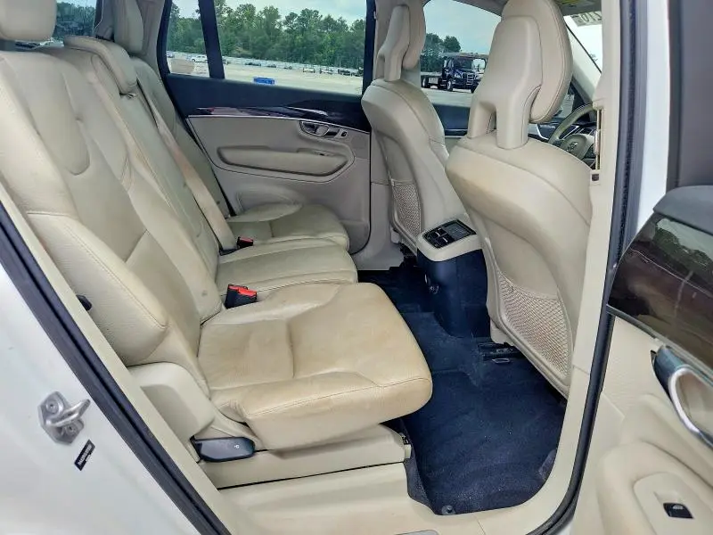 2018 VOLVO XC90 T6  