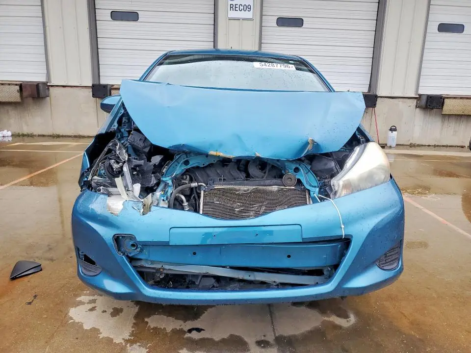 2013 TOYOTA YARIS 5-DOOR LE  