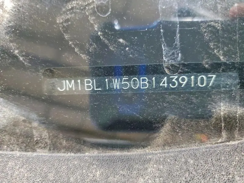 2011 MAZDA 3 S  
