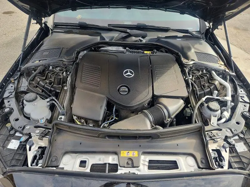 2025 MERCEDES-BENZ C 300  