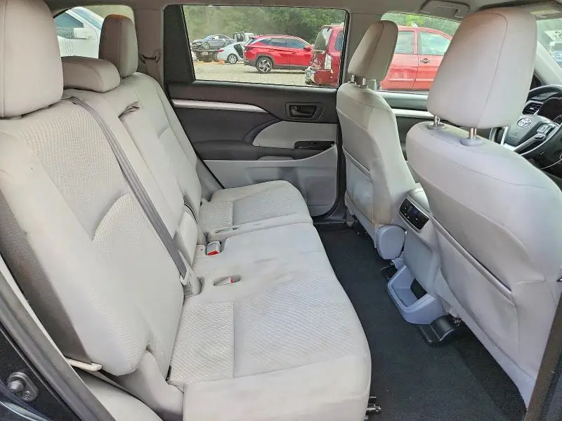 2018 TOYOTA HIGHLANDER LE  