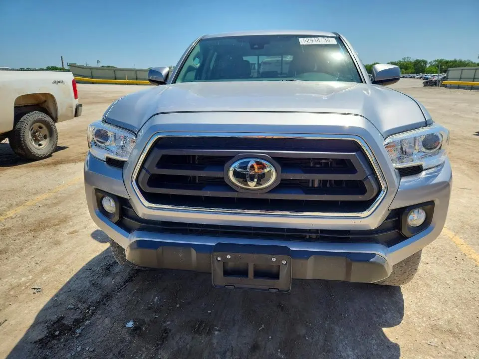 2020 TOYOTA TACOMA SR5 V6  