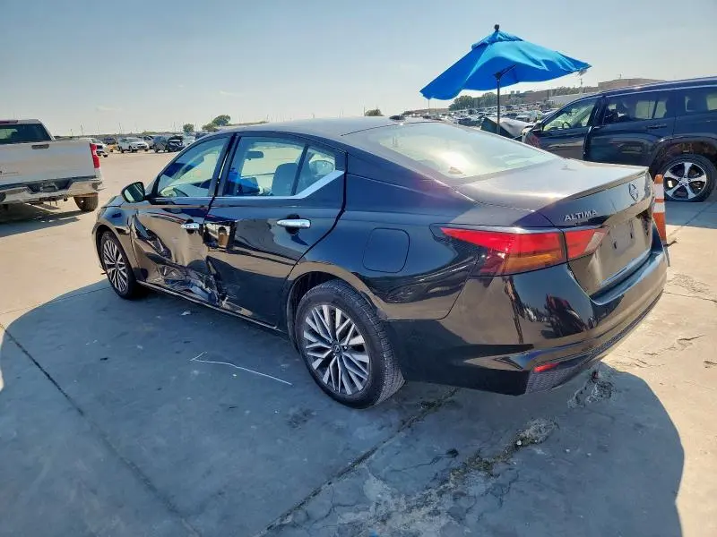 2023 NISSAN ALTIMA SV  