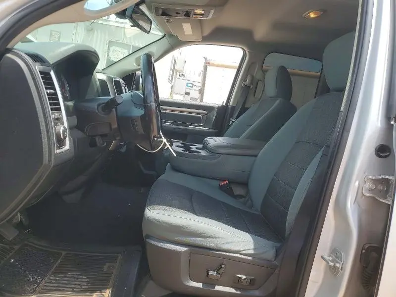 2015 RAM 1500 SLT  