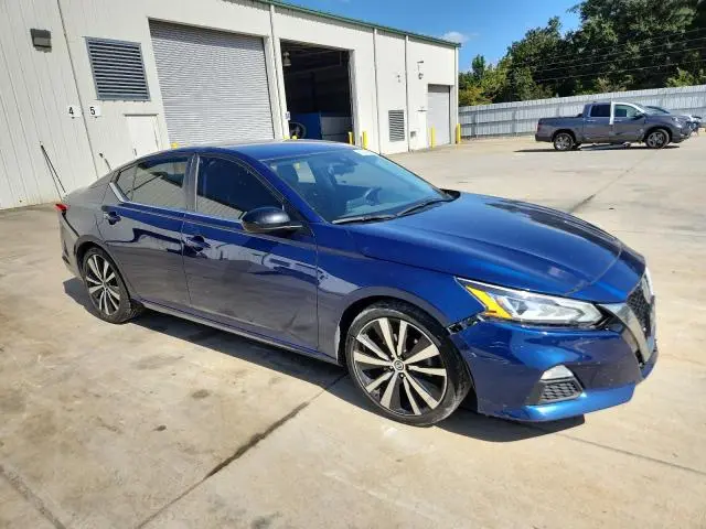 2022 NISSAN ALTIMA SR  